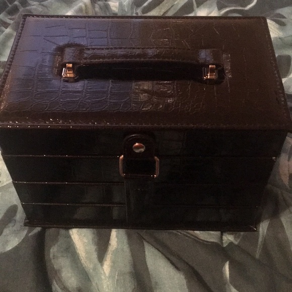 makeup box - Picture 2 of 5